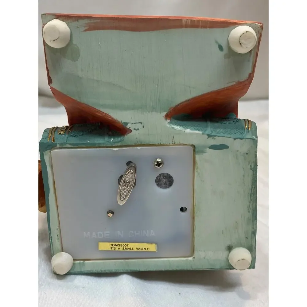 Classic Treasures Musical Animated Accordion & Mouse Sculpture.